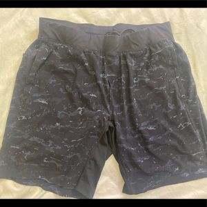 Mens Lululemon athletic shorts with liner size XXL